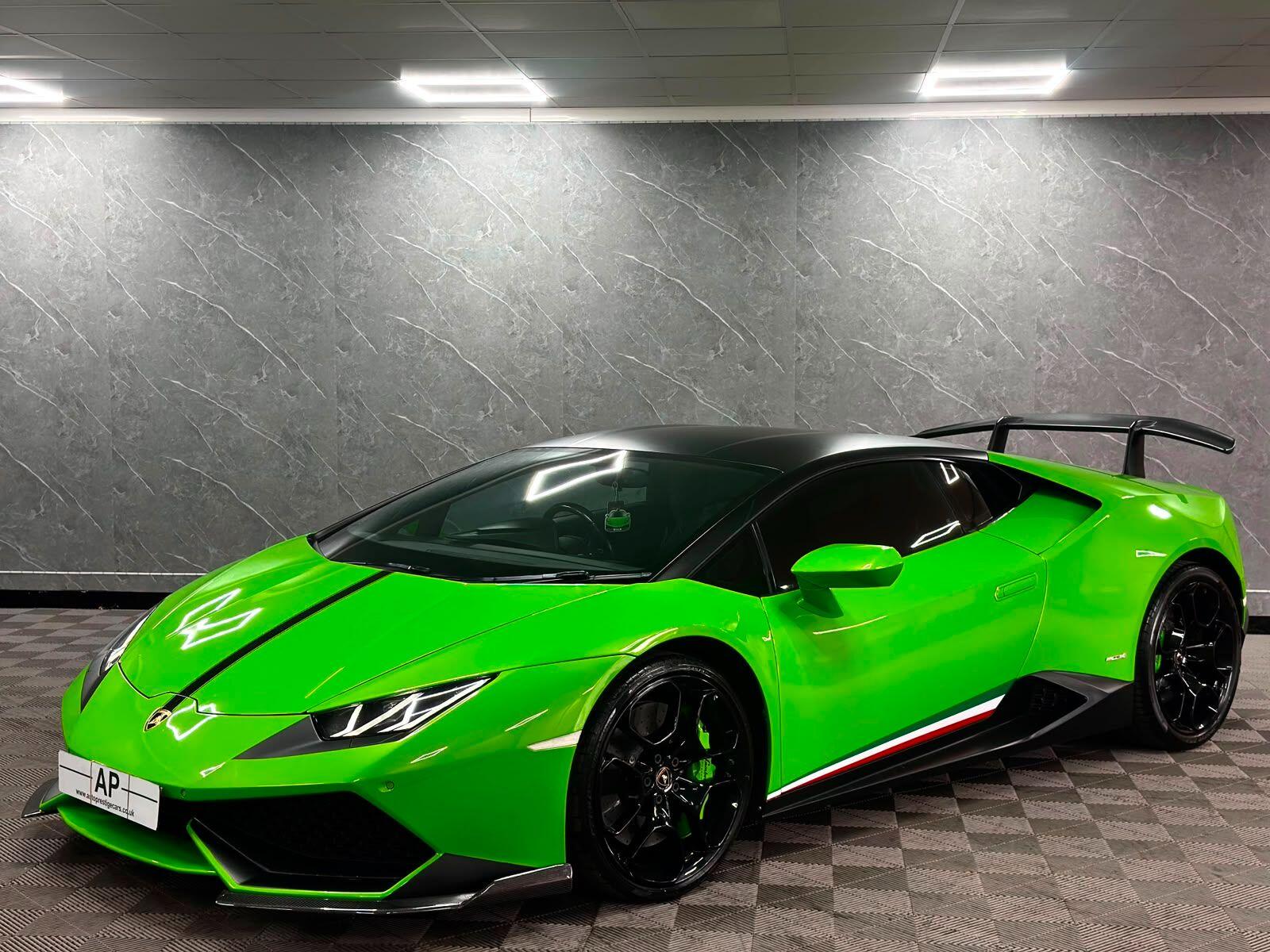 Lamborghini Huracan secondary view